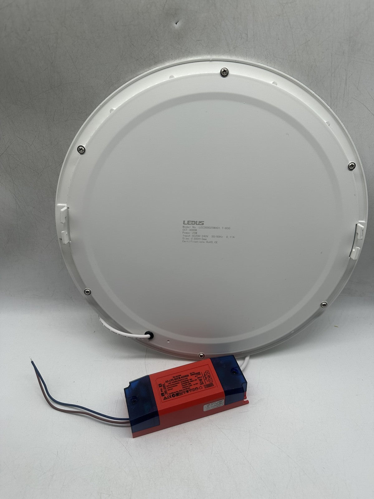 12W/25W Round LED Panel Light 3000K - Detail view